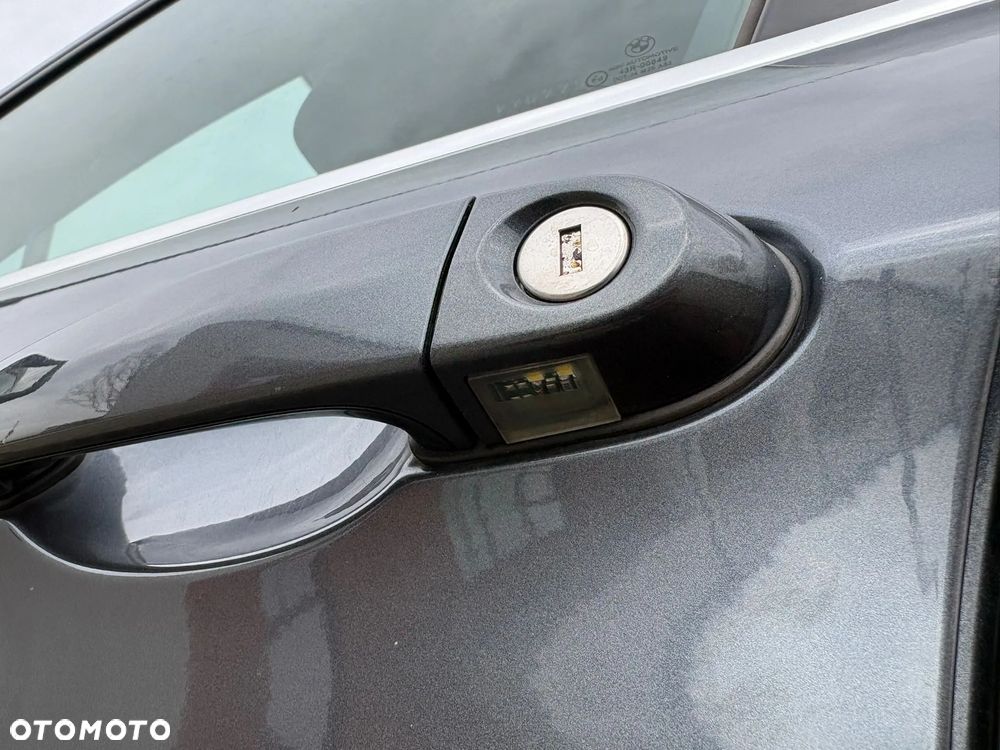 BMW X1 sDrive18d Sport Line - 18