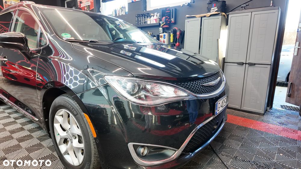 Chrysler Pacifica - 15