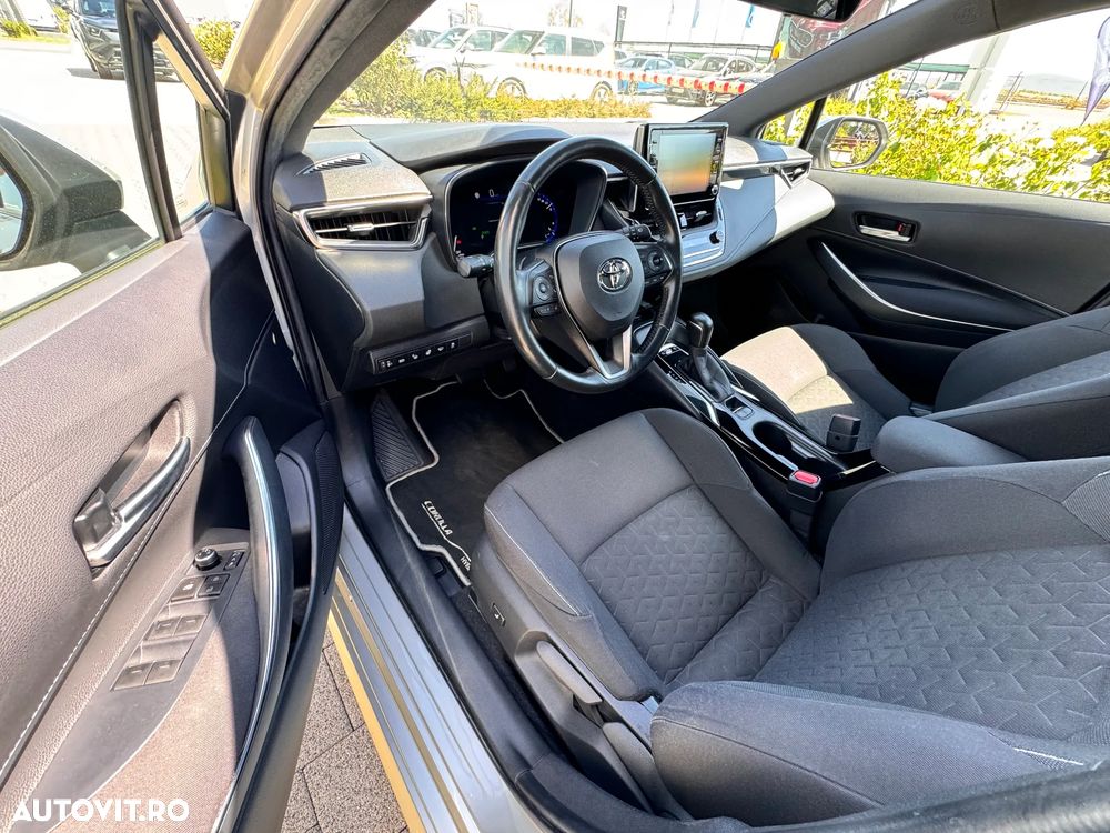 Toyota Corolla 1.8 Business Edition - 23