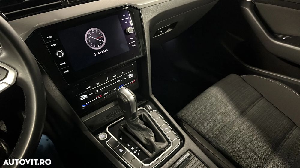 Volkswagen Passat 2.0 TDI DSG Trendline - 28