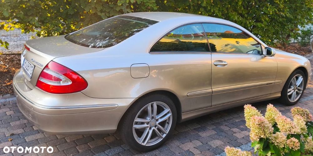 Mercedes-Benz CLK - 10