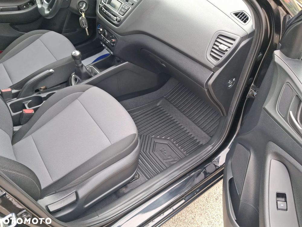 Hyundai i20 1.2 YES Plus - 22