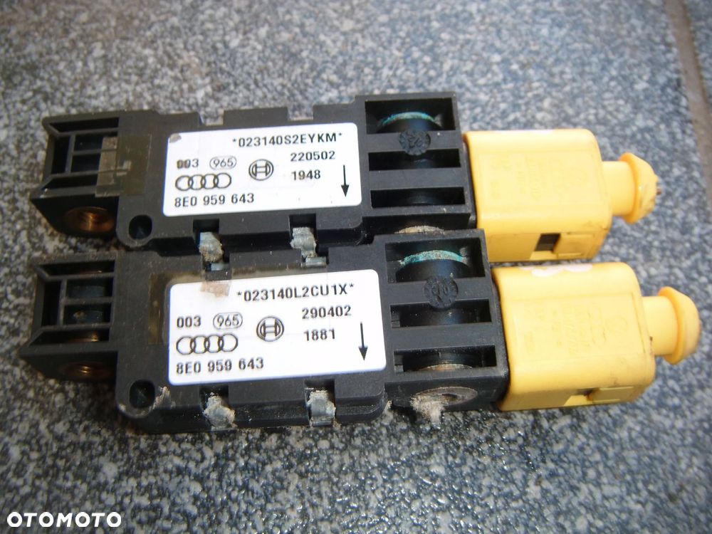 audi a4 b6  czujnik uderzenia bocznego 8e0959643 - 1