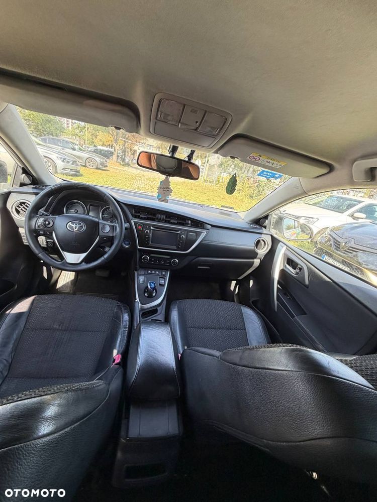 Toyota Auris - 13
