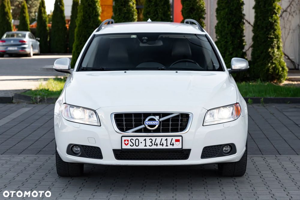 Volvo V70 D5 AWD Geartronic Edition Pro - 4