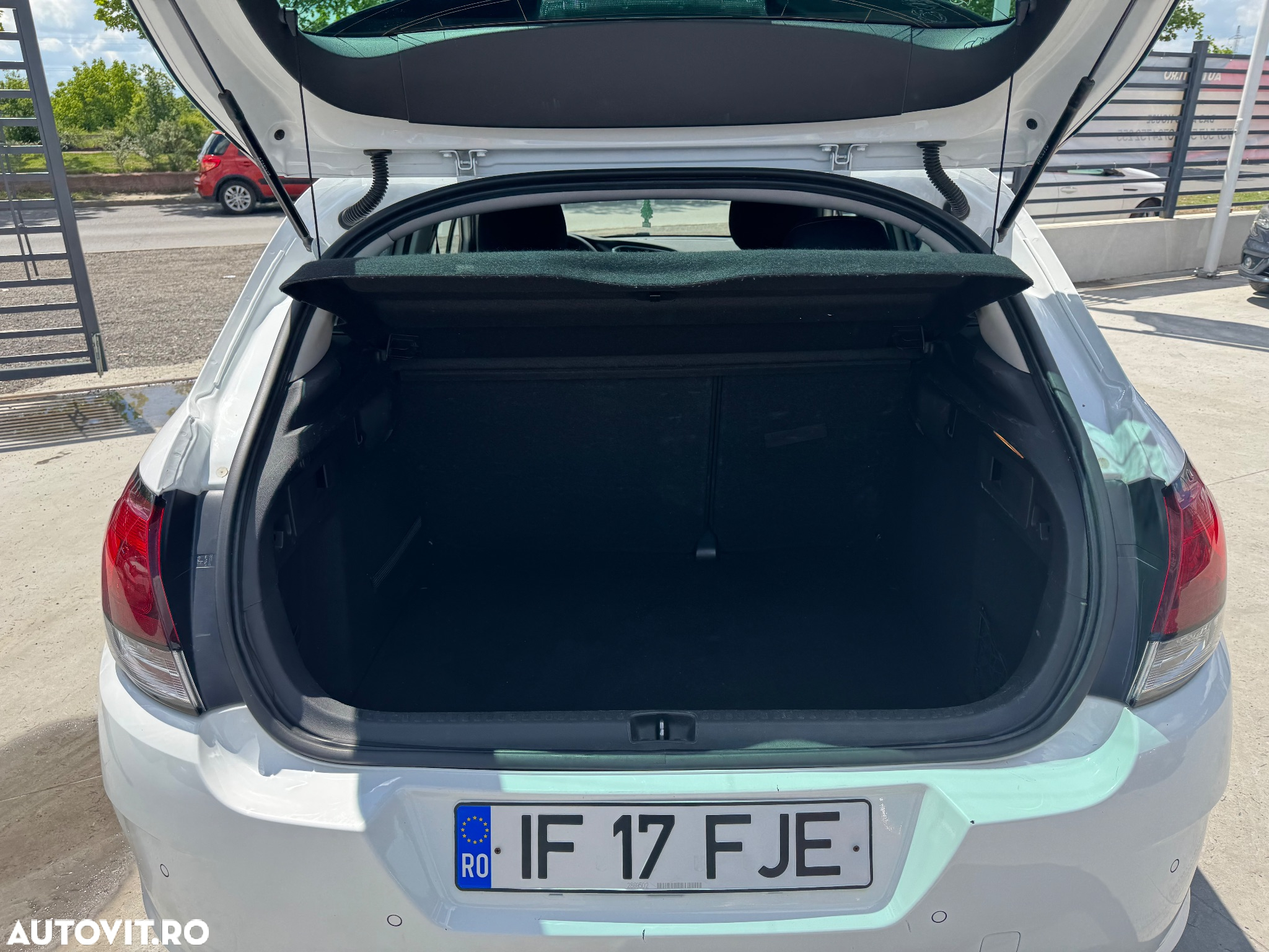 Citroën C4 BlueHDi S&S EAT Feel - 13
