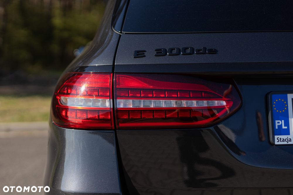 Mercedes-Benz Klasa E 300 de 4Matic 9G-TRONIC Night Edition - 9
