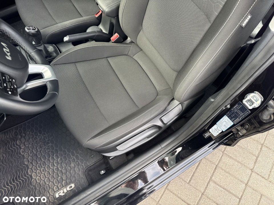 Kia Rio - 24
