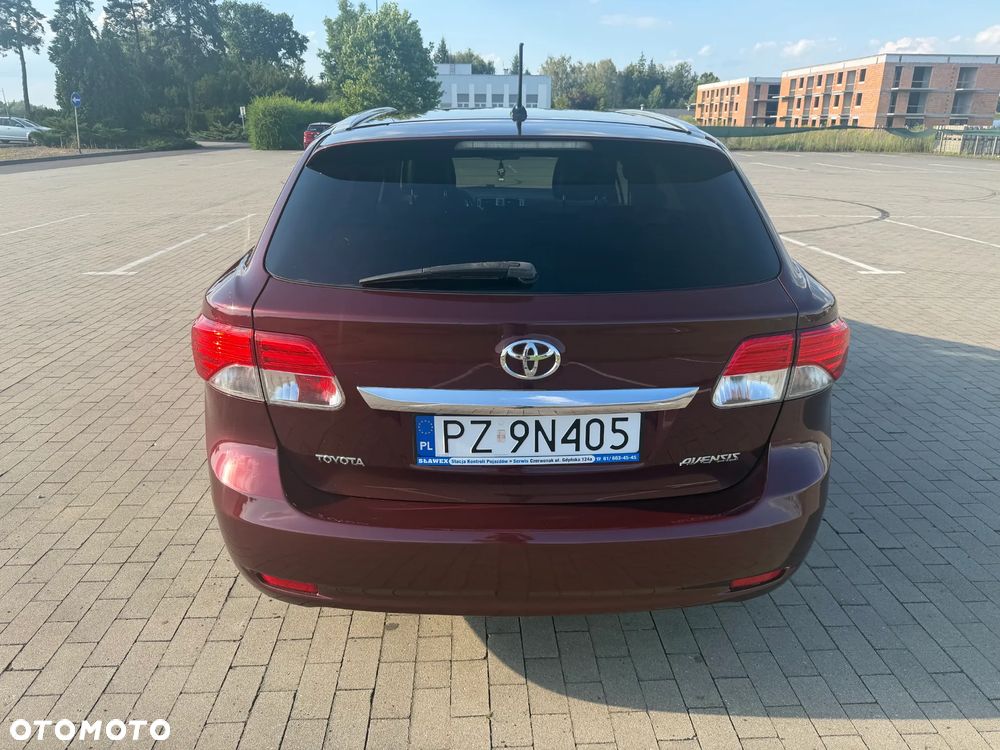 Toyota Avensis - 8