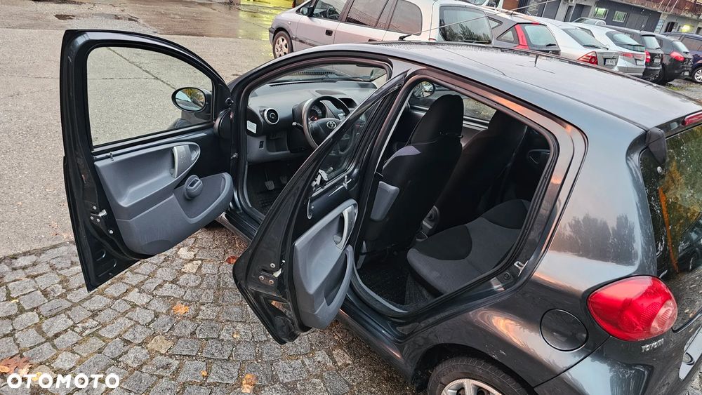 Toyota Aygo - 10