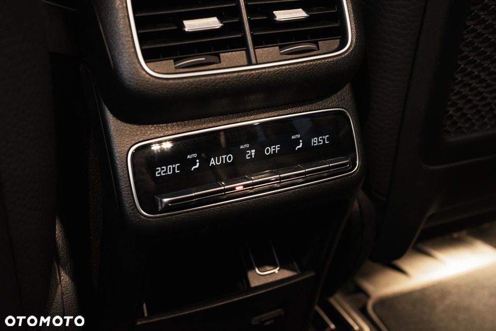 Mercedes-Benz GLS - 33