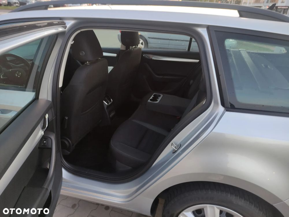 Skoda Octavia 1.6 TDI Ambition DSG - 10