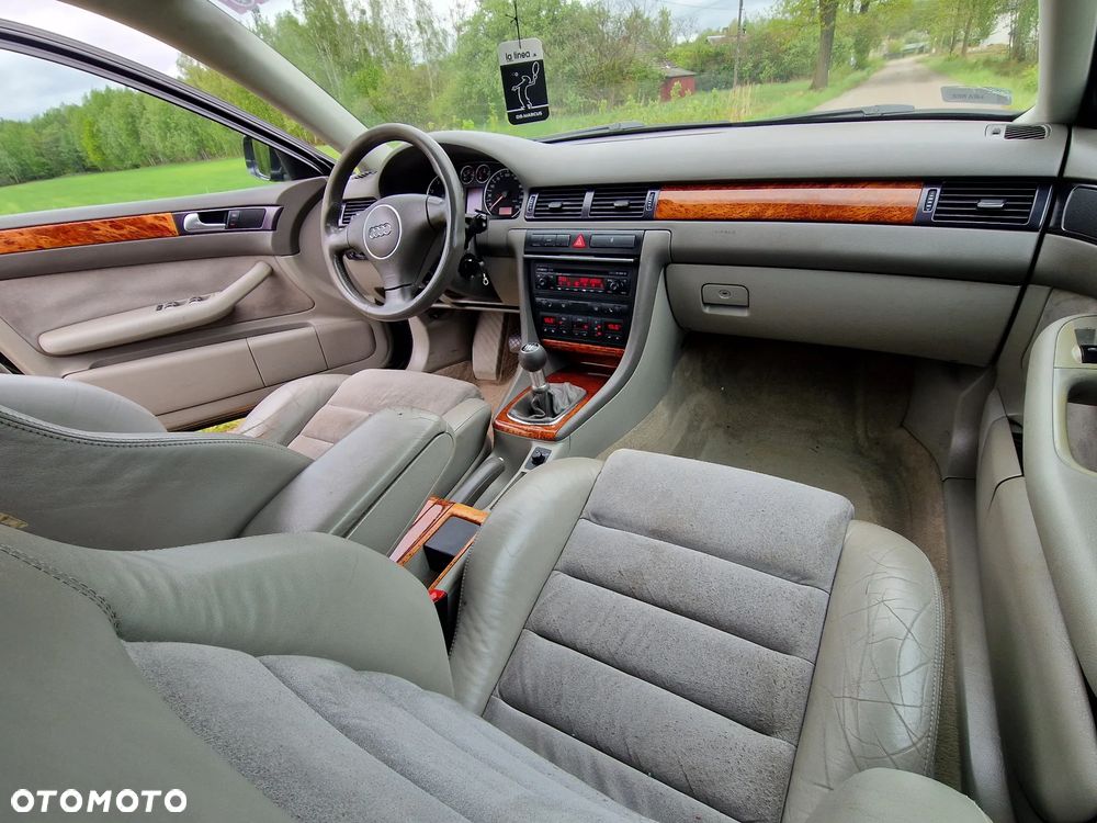 Audi A6 Avant 2.4 - 6