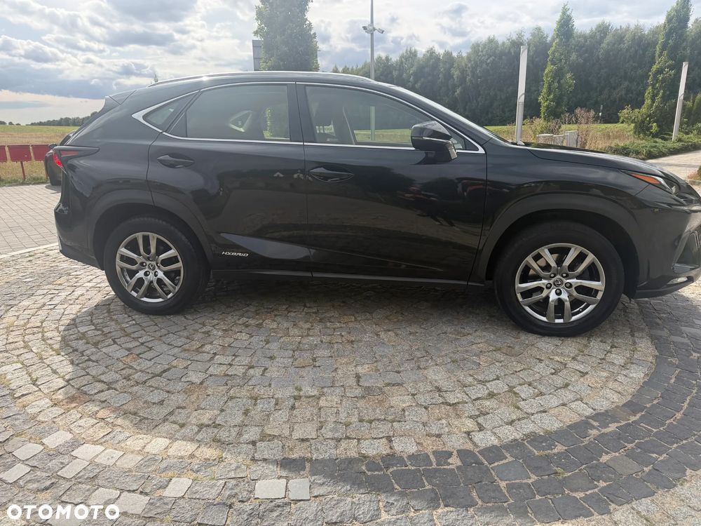 Lexus NX 300h Prestige AWD - 3