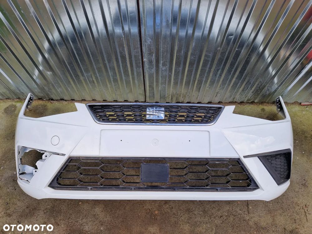 Seat Ibiza V 6F0 Zderzak Przód przedni bez PDC