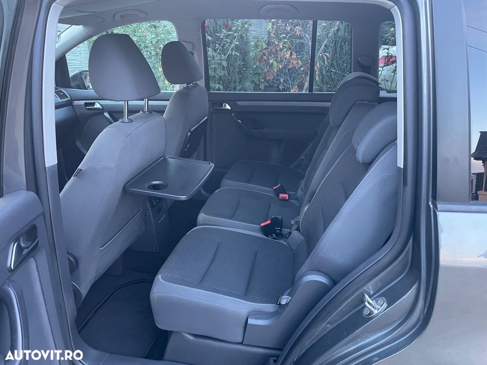 Volkswagen Touran - 20