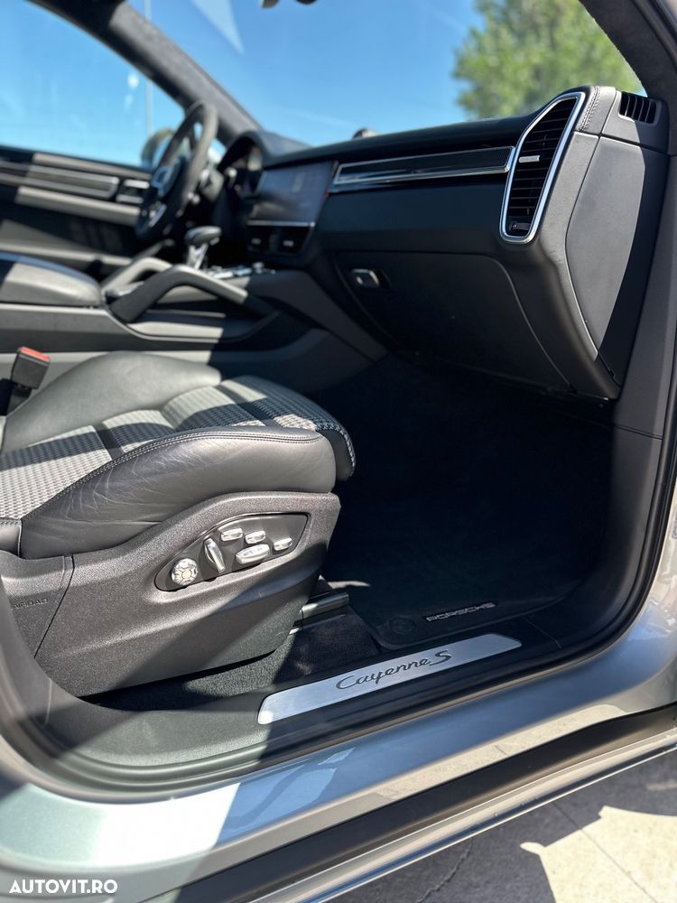 Porsche Cayenne Coupe S - 23