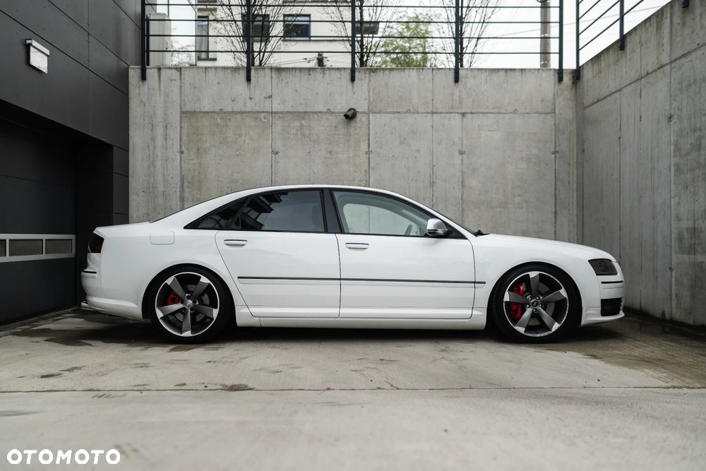 Audi S8 - 10