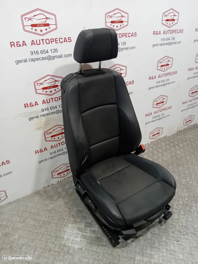 Conjunto de Bancos BMW Serie 1 Cabriolet E88 Pack M Pele e Tecido - 8