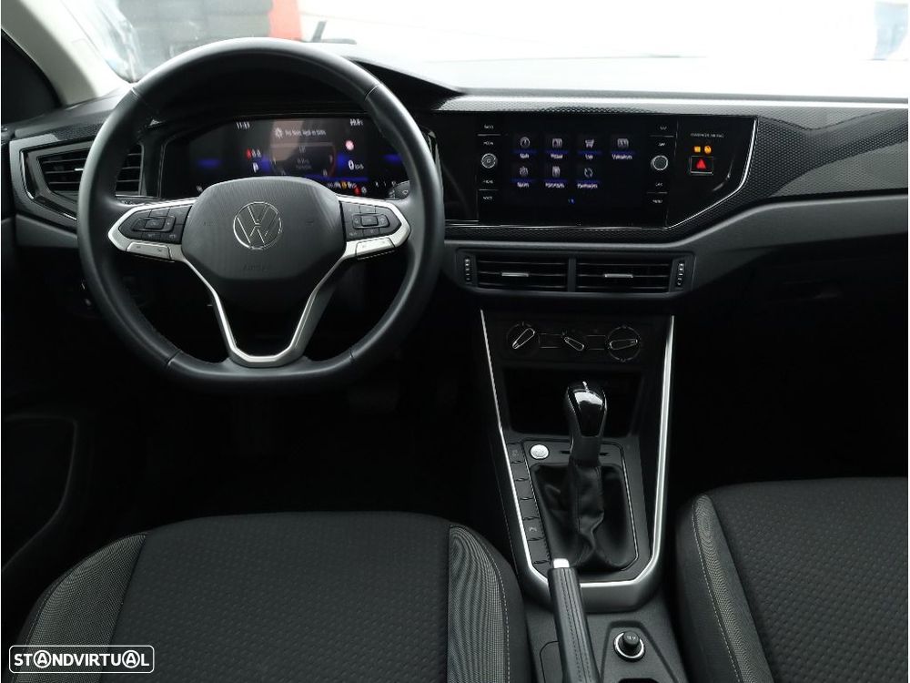 VW Taigo 1.0 TSI Urban DSG - 18