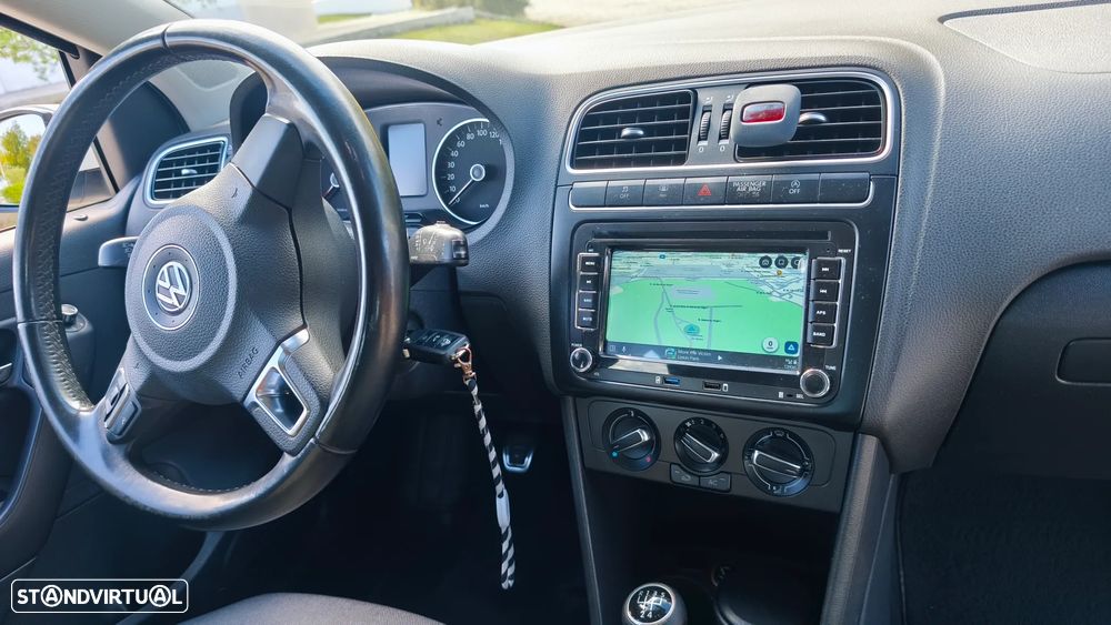 VW Polo 1.6 TDI Confortline BlueMotion - 14