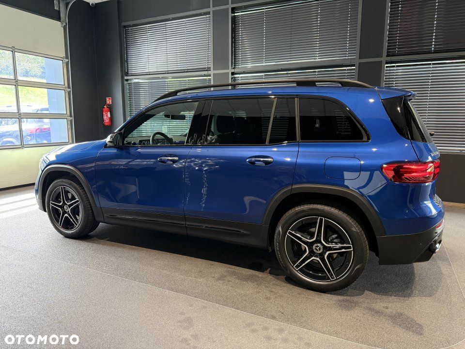 Mercedes-Benz GLB - 2