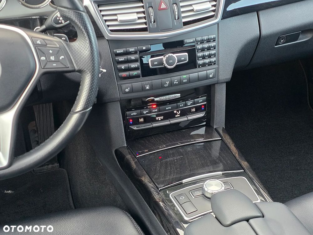 Mercedes-Benz Klasa E 200 CGI BlueEFFICIENCY 7G-TRONIC Avantgarde - 35