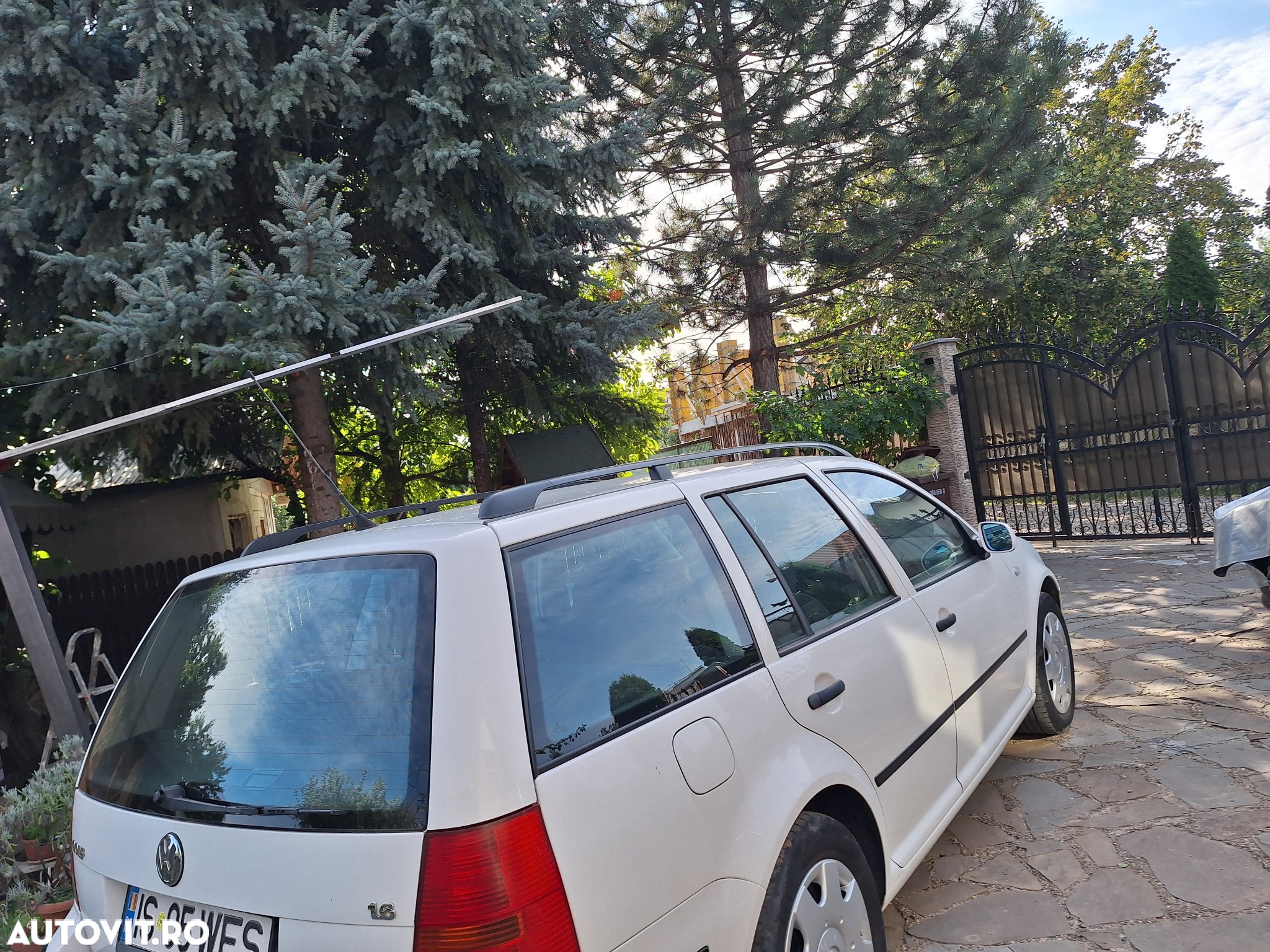 Volkswagen Golf - 2