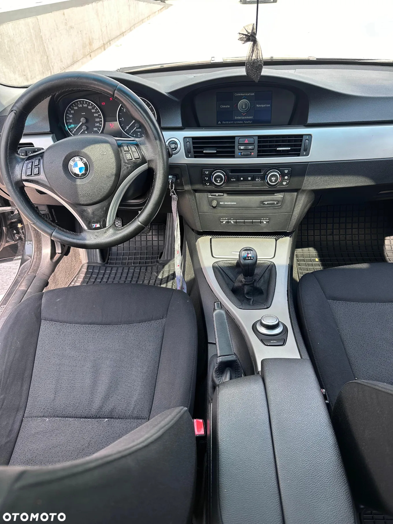 BMW Seria 3 320i - 9