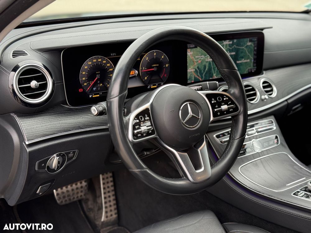 Mercedes-Benz E 220 d 4Matic T 9G-TRONIC Avantgarde - 7