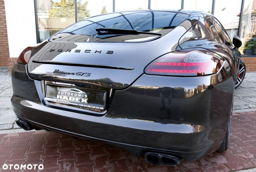 Porsche Panamera GTS PDK - 30