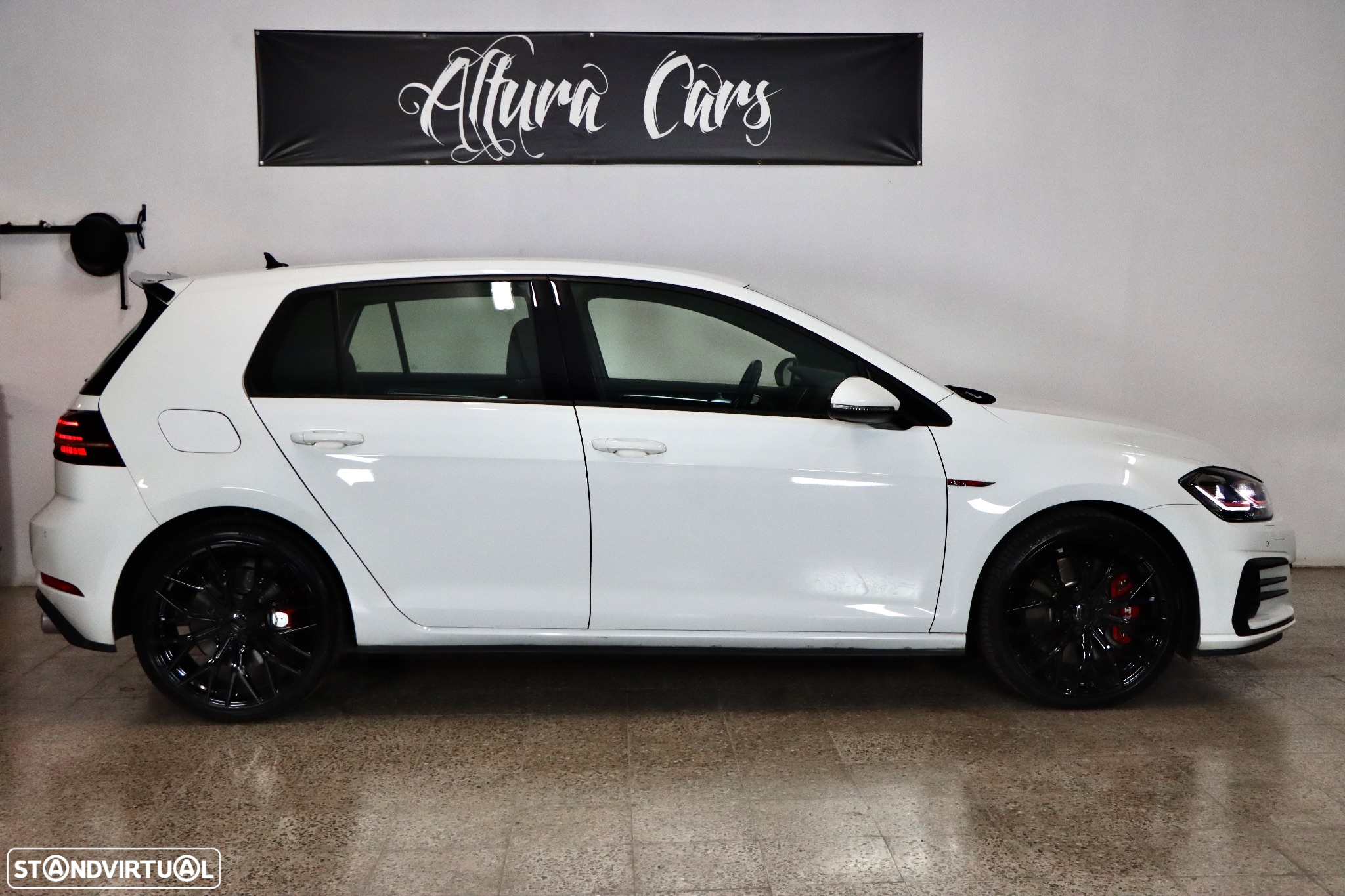 VW Golf 2.0 TSI GTI DSG Performance - 21