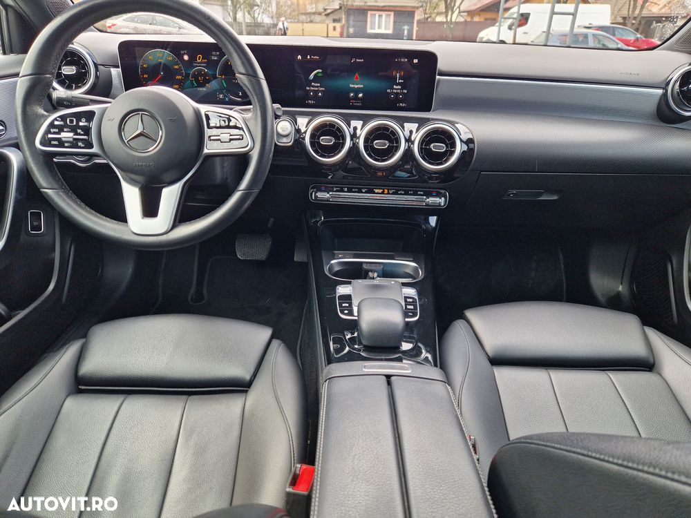 Mercedes-Benz A 220 Sedan 7G-DCT - 13