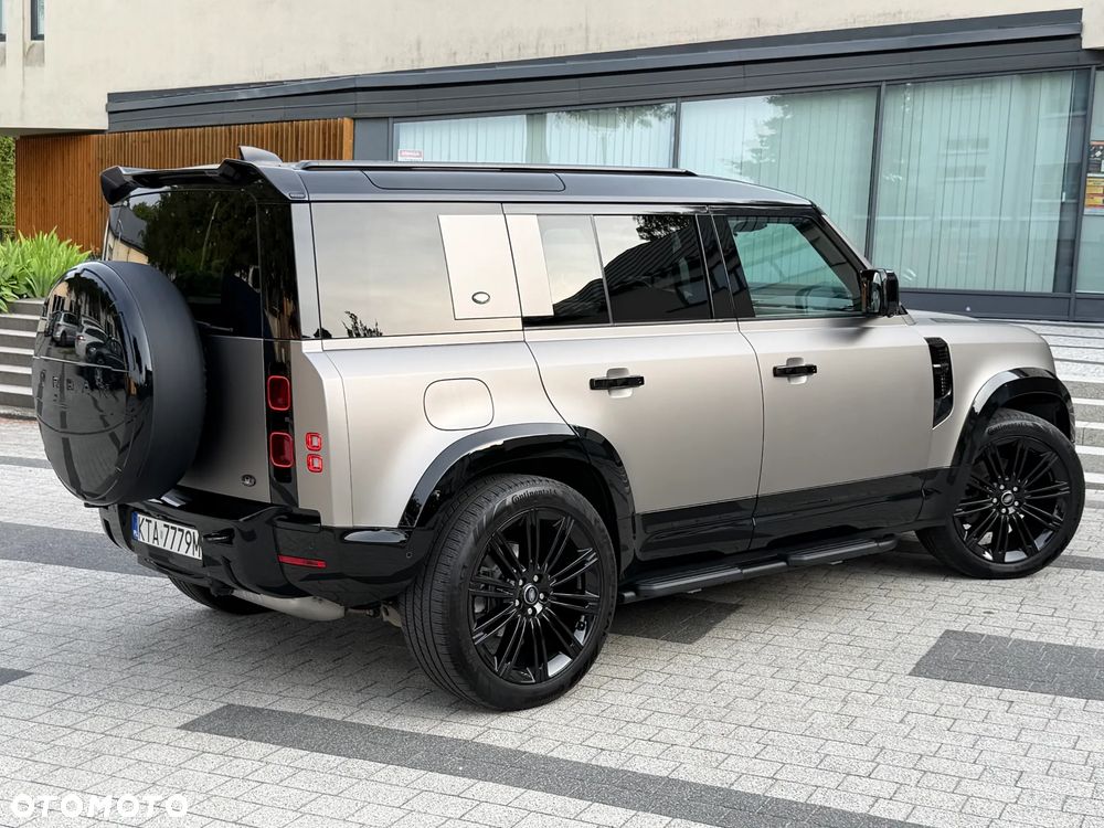 Land Rover Defender 3.0 D300 mHEV X-Dynamic SE - 32