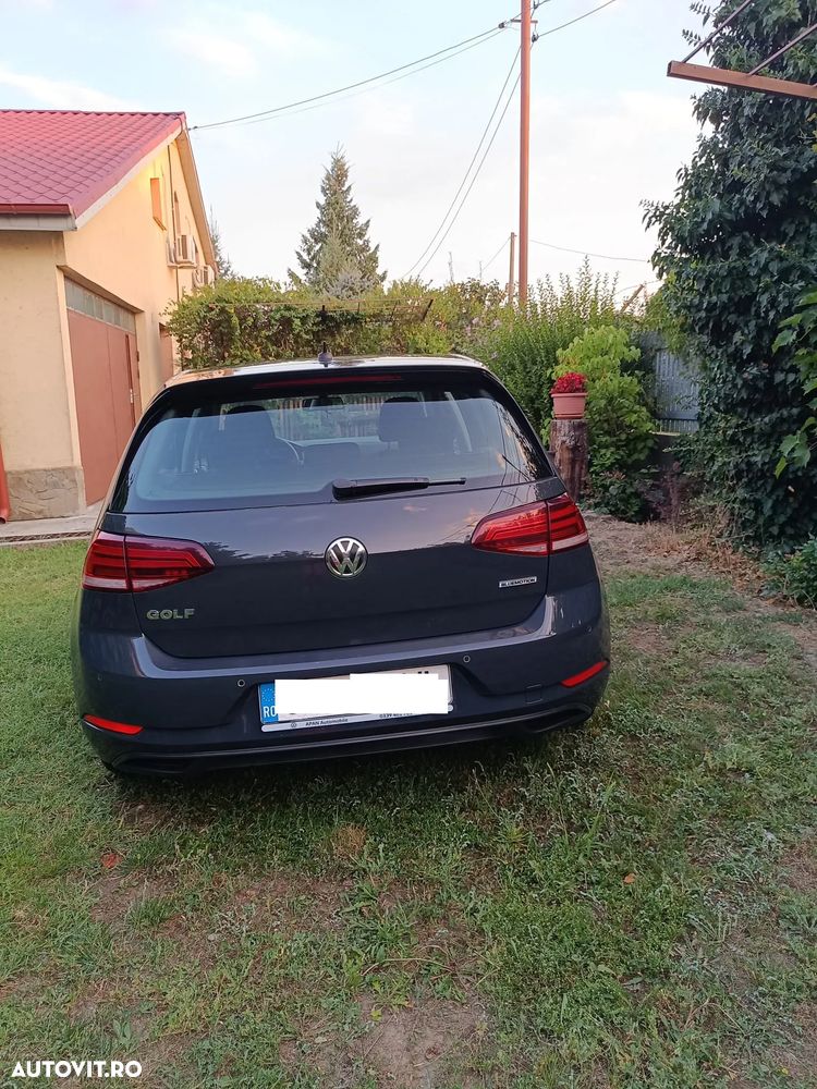 Volkswagen Golf - 6