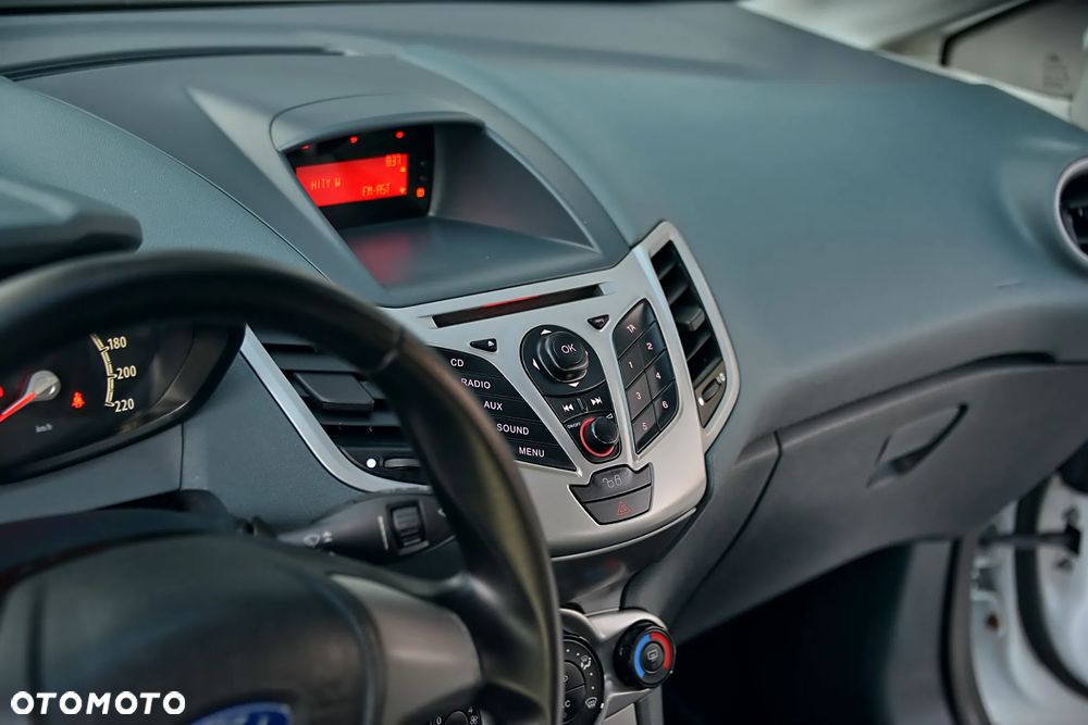 Ford Fiesta 1.25 Ambiente - 27