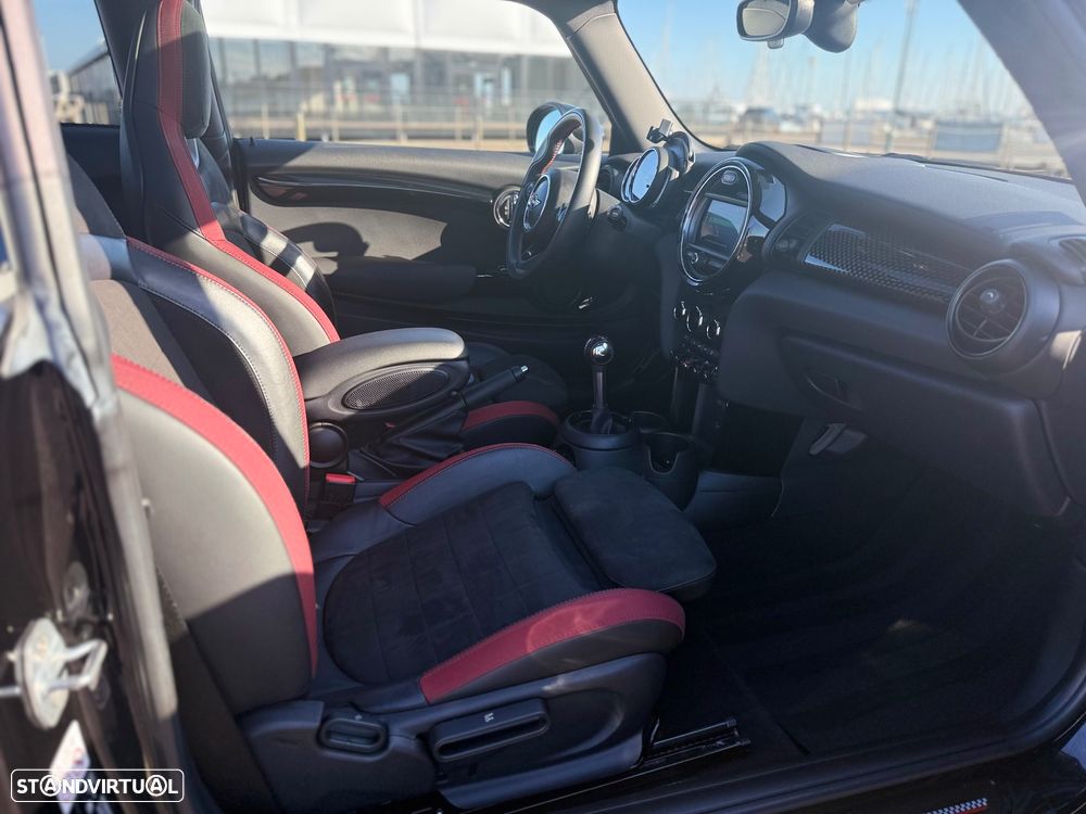 MINI 3 Portas John Cooper Works - 13