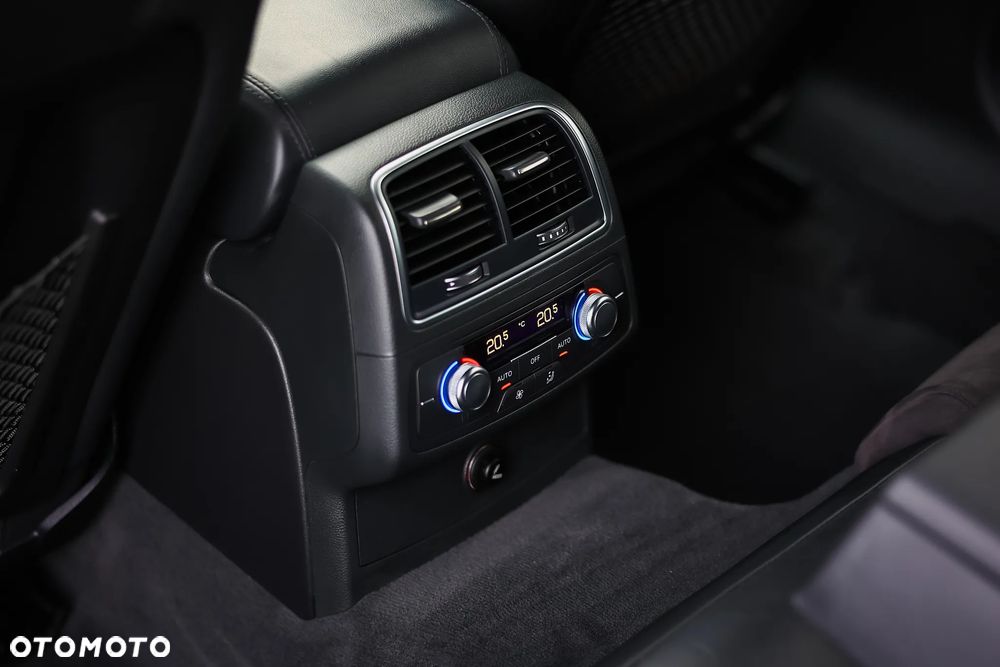 Audi A6 Avant 2.0 TDI Ultra S tronic - 30