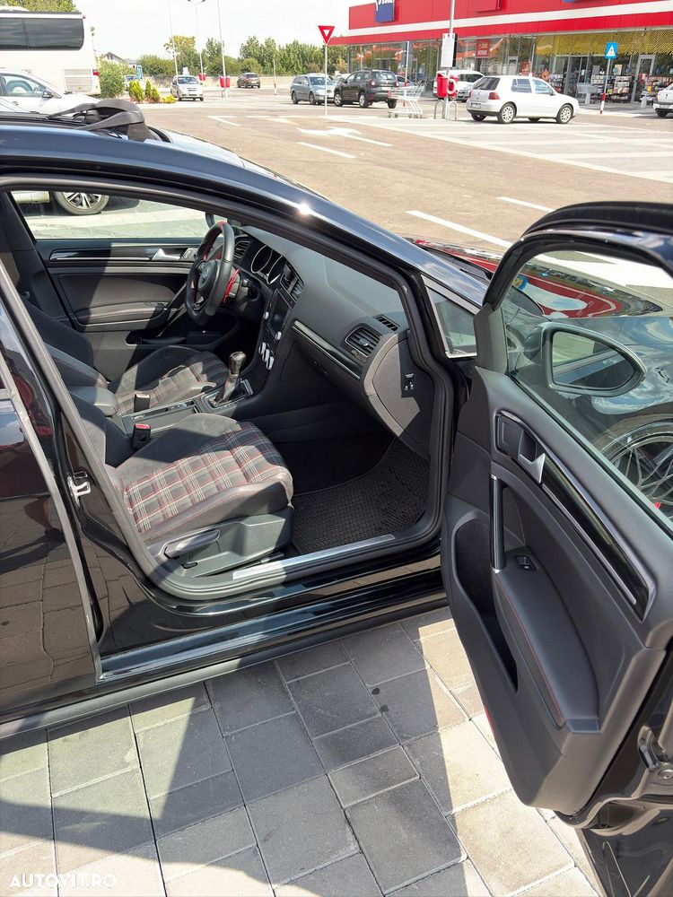 Volkswagen Golf GTI Performance BlueMotion Technology DSG - 12