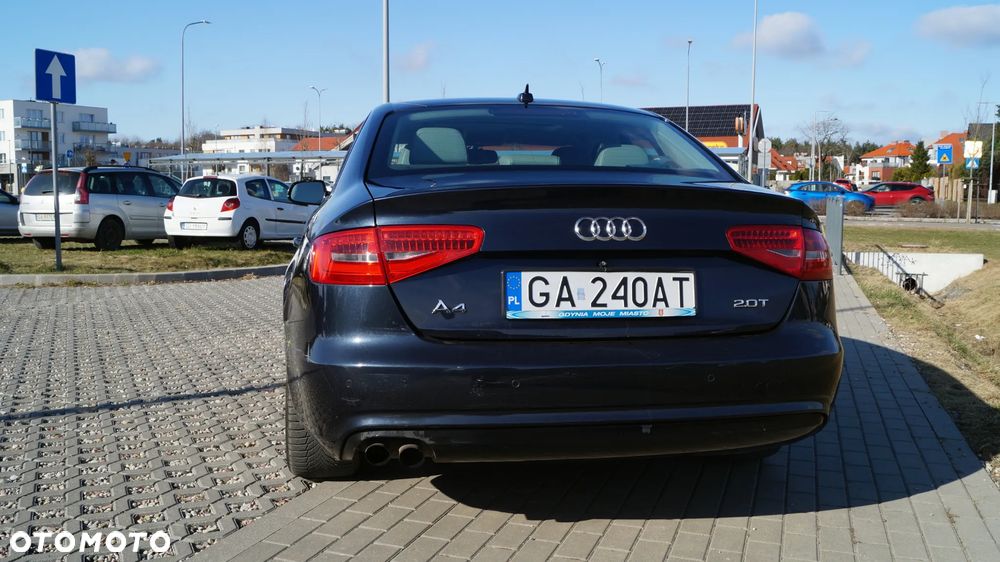 Audi A4 Limousine - 6
