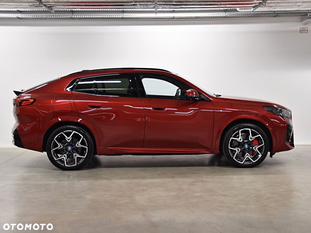 BMW iX2 xDrive30 66.5kWh M Sport Edition - 7