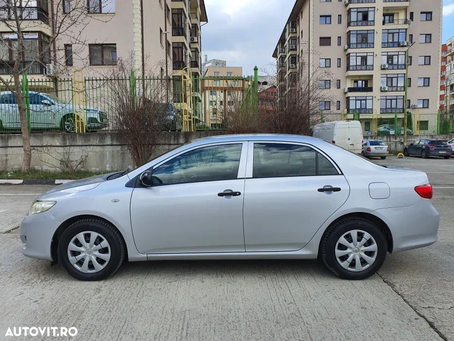 Toyota Corolla 1.4 Sdn. Terra - 3