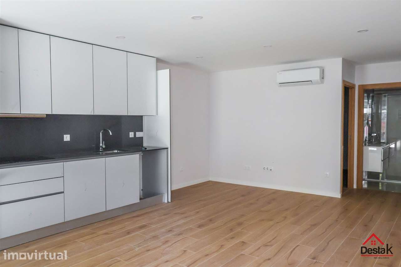 Apartamento T2 remodelado para venda em Viseu - Grande imagem: 2/14