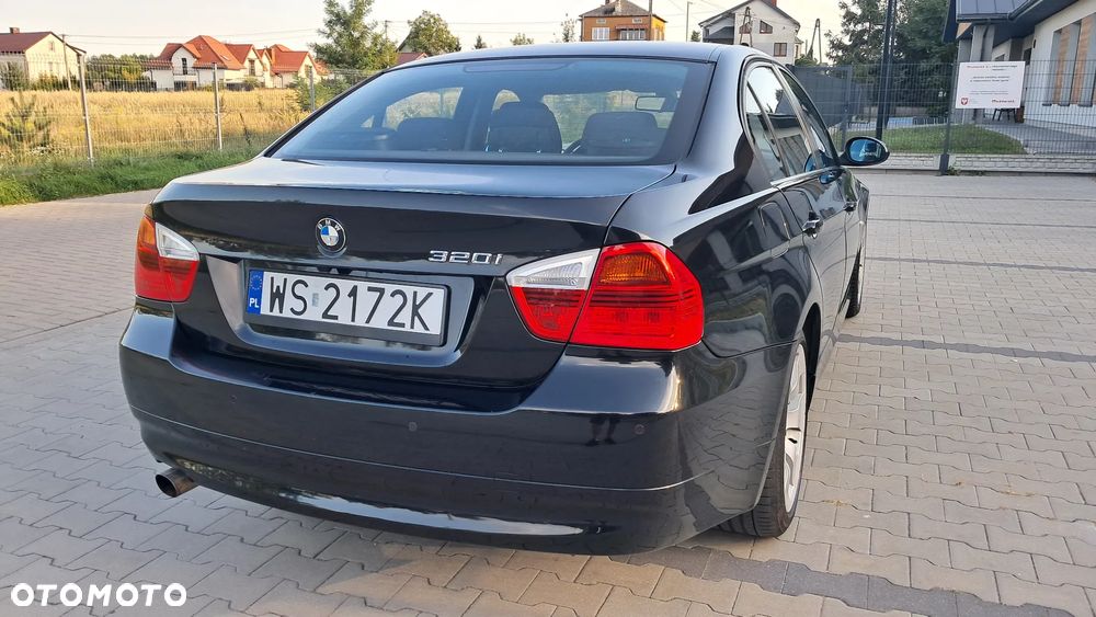 BMW Seria 3 320i - 9