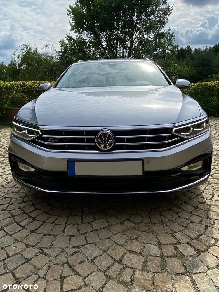 Volkswagen Passat Variant 2.0 TDI SCR DSG Elegance - 8