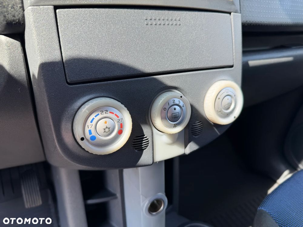 Mitsubishi Colt 1.3 Invite - 18