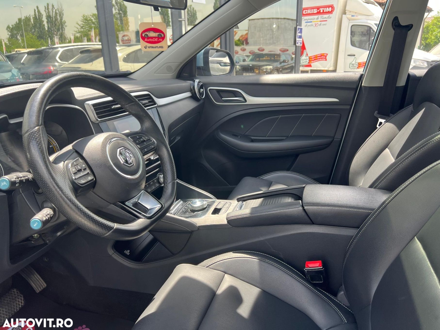 MG ZS EV Luxury - 5