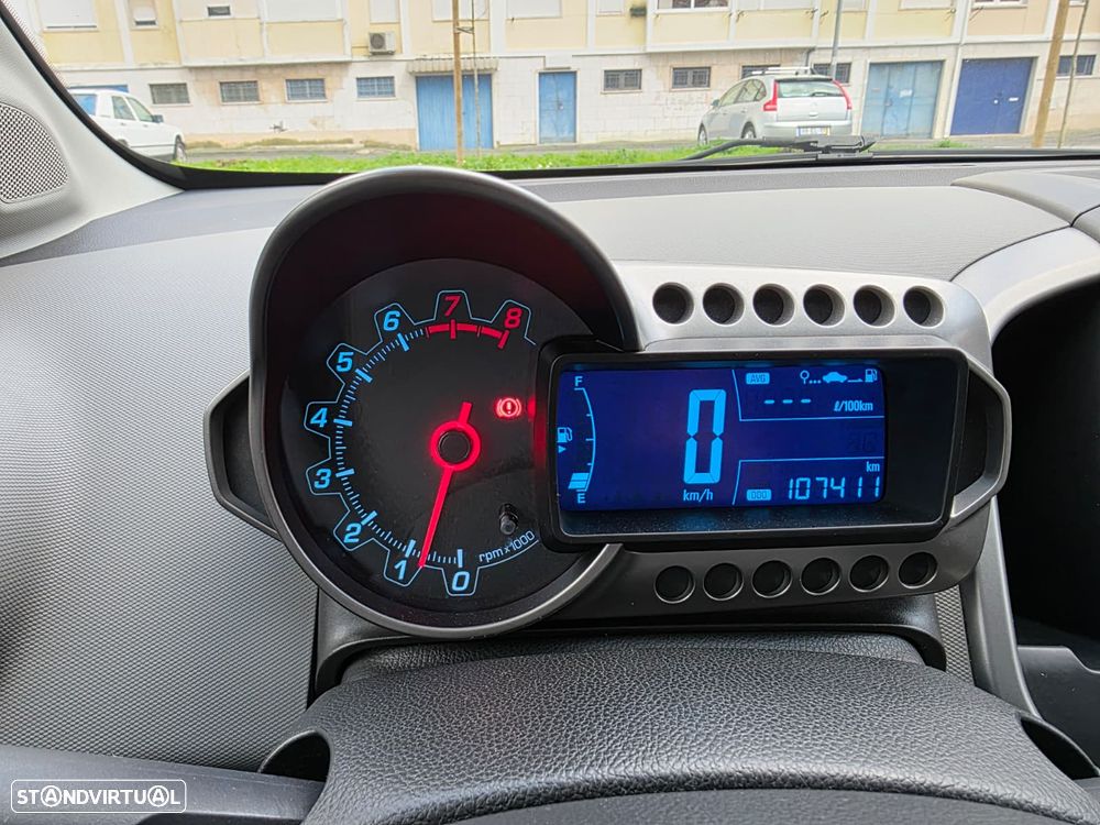 Chevrolet Aveo 1.2 LTZ - 20