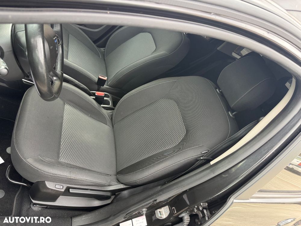 Dacia Duster TCe 100 2WD Celebration - 9