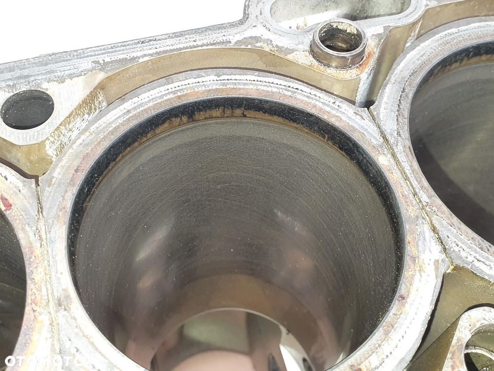 BLOK SILNIKA D5244T VOLVO XC90 2.4 D5 8653865 - 6